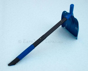 T-grip becomes a stabilizing handle for the lead hand when hoeing.
